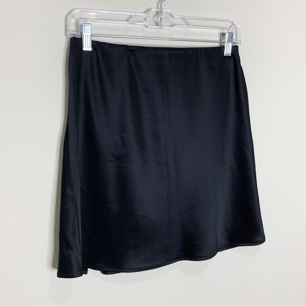 NONchalant Label Karmen Satin Slit Mini Skirt (Sz M) Black - Picture 10 of 13